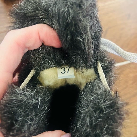 Like new Kimberfeel size 7Tan Fur-Lined Lace-Up Boots - Picture 7 of 8